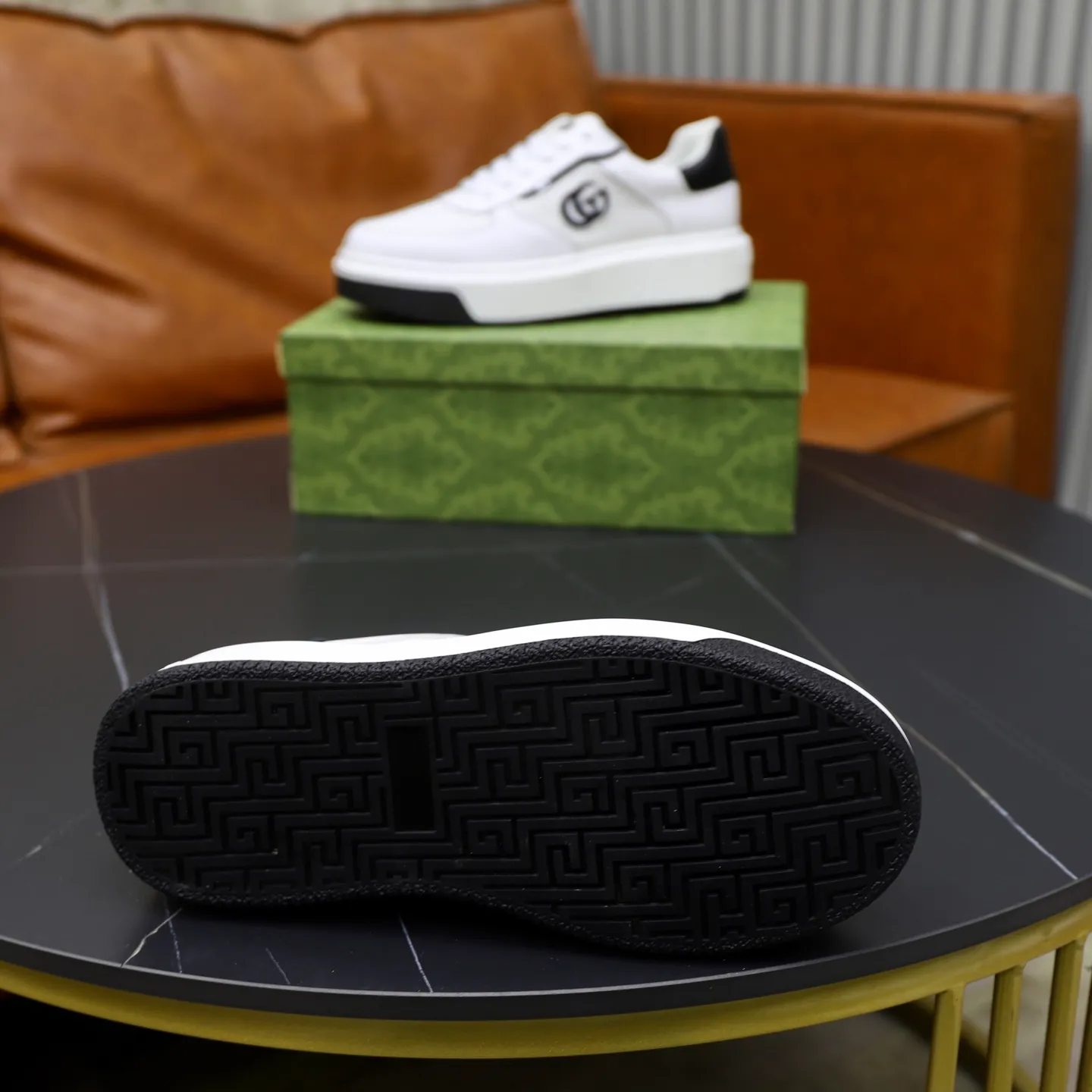 Ex-factory price: 462💰🙅‍♂️🙅‍♂️🙅‍♂️ Brand: GUCCI Standard code: 38-44 (45 customized) Grade: Same as the official website Material: Original material splicing Comfortable and breathable lining Lightweight and wear-resistant sports outsole Style category: Men's fashionable casual shoes Running sneakers Distinguished luxury brand elements Top luxury Color: actual picture color